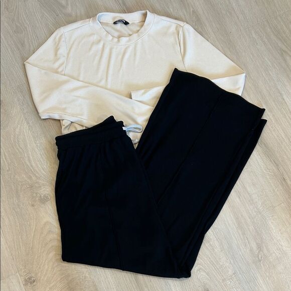 Loungewear Matching Set, Cream Crop Top and Black Wide Leg Pants, Size XL - Picture 2 of 9